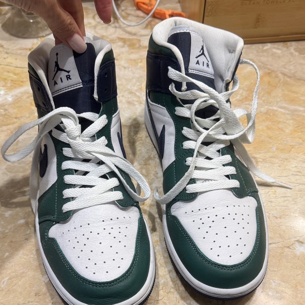 Jordan Men's Green and White Sneakers